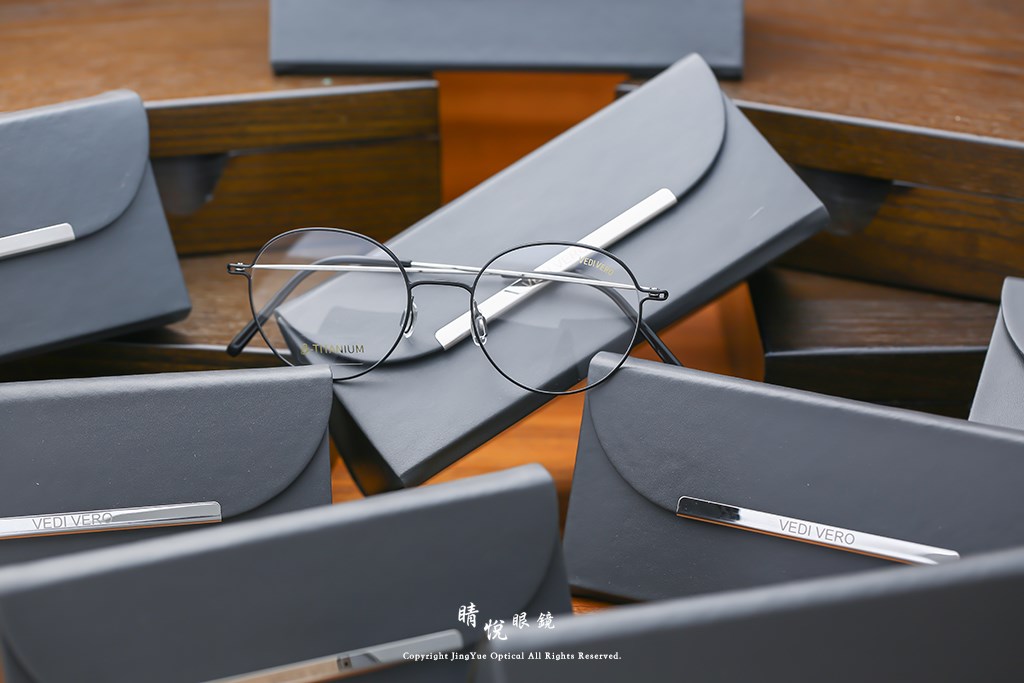 睛悦眼鏡,VEDI VERO,眼鏡,手工眼鏡,太陽眼鏡,宋慧喬,李鍾碩,VOCM15 BLKS